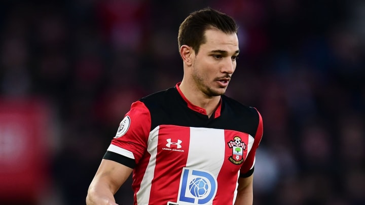 Cedric Soares saat ini berada di Arsenal sebagai pinjaman dari Southampton Cedric Soares saat ini berada di Arsenal sebagai pinjaman dari Southampton