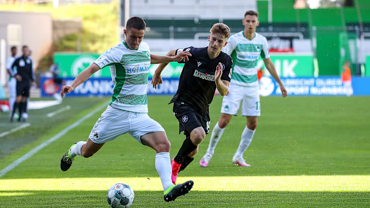 SpVgg Greuther Fürth v Karlsruher SC - Second Bundesliga SpVgg Greuther Fürth v Karlsruher SC - Second Bundesliga