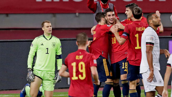 Neuer et l'Allemagne ont été humilié par l'Espagne ce mardi soir