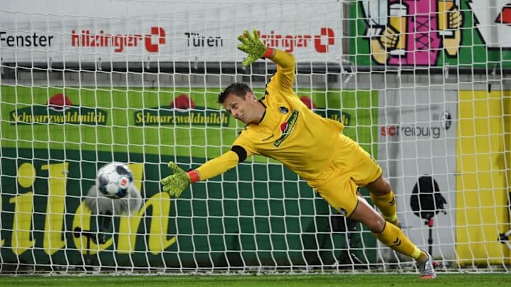 Alexander Schwolow steht mit dem FC Schalke 04 in Verbindung