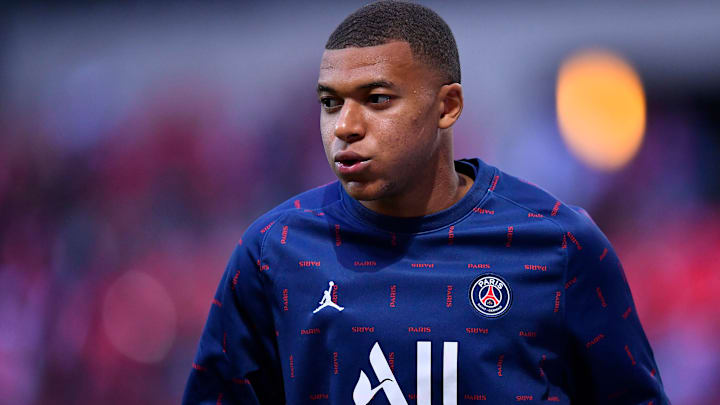Mbappé célèbre son deuxième but face à Reims Mbappé célèbre son deuxième but face à Reims