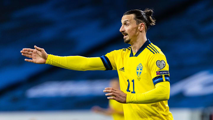 Ibrahimovic sofreu lesão que o afastará dos gramados por mais de um mês Ibrahimovic sofreu lesão que o afastará dos gramados por mais de um mês