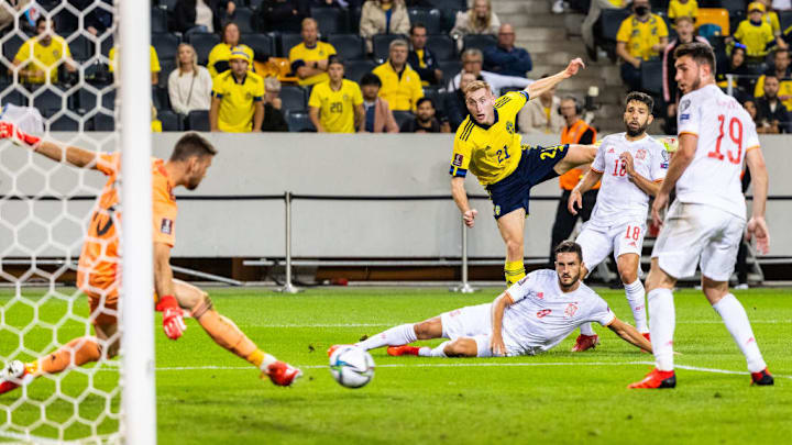 Unai Simon, Dejan Kulusevski
