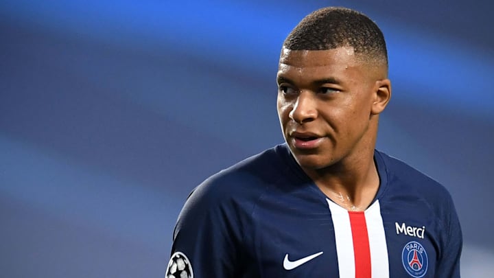 Kylian Mbappé decidiu ficar no Paris Saint-Germain por mais uma temporada antes de ir para o Real Madrid, diz jornal francês. Kylian Mbappé decidiu ficar no Paris Saint-Germain por mais uma temporada antes de ir para o Real Madrid, diz jornal francês.
