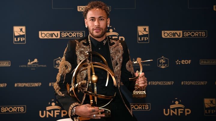 Malgré ses 16 matchs disputés en Ligue 1, Neymar est en course pour remporter le titre de meilleur joueur du championnat