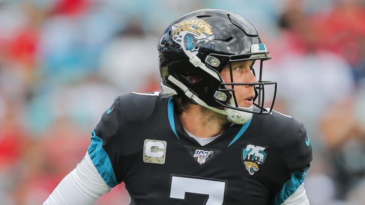 Nick Foles will try to win the starting quarterback slot in Chicago this season.