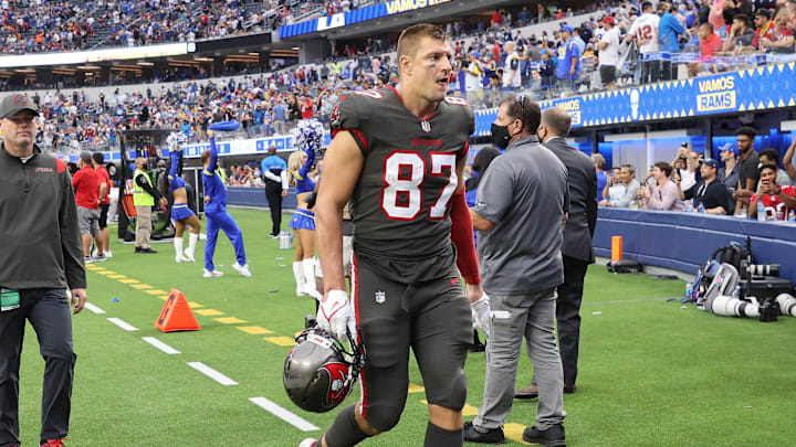 Rob Gronkowski sufrió un fuerte golpe en las costillas