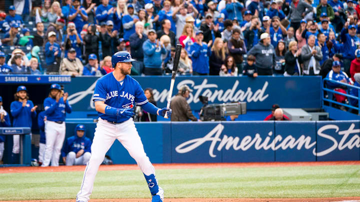Justin Smoak estará con los Cerveceros en la temporada 2020