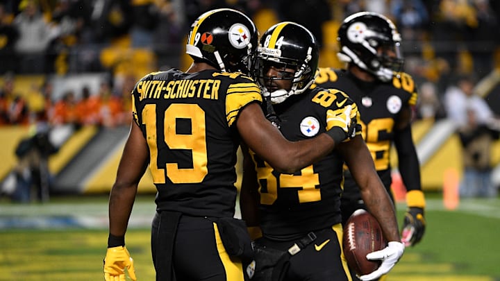 Tennessee Titans v Pittsburgh Steelers Tennessee Titans v Pittsburgh Steelers