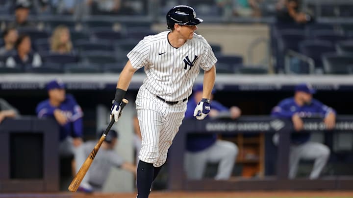 DJ LeMahieu tiene una lesión en la cadera 