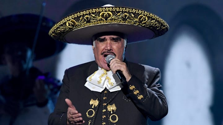 Vicente Fernández contrajo el virus mientras estaba internado
