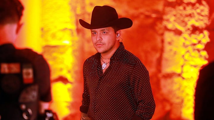 El cantante Christian Nodal tuvo un gran detalle con un fan