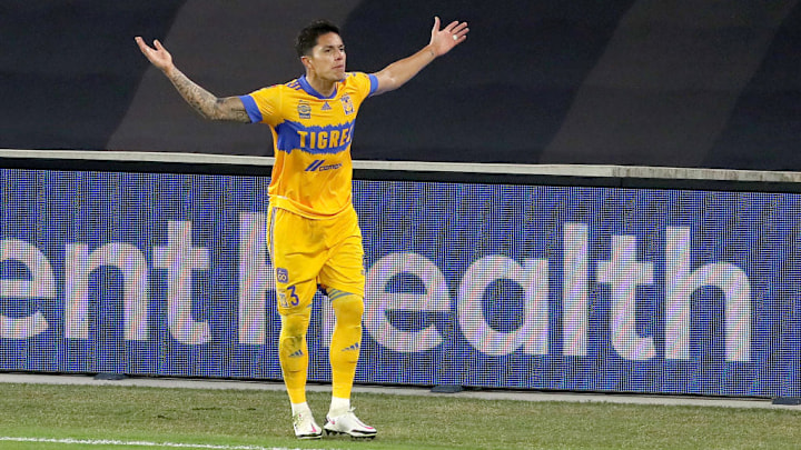 El defensa Carlos Salcedo.