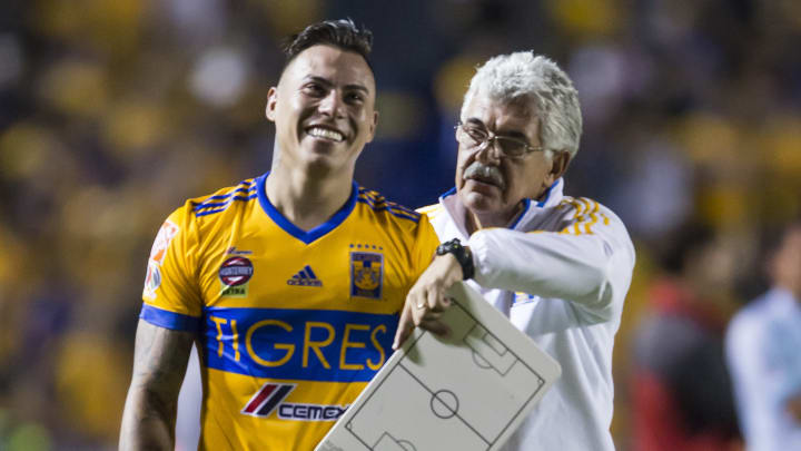 Tigres UANL v Chivas - Torneo Apertura 2017 Liga MX