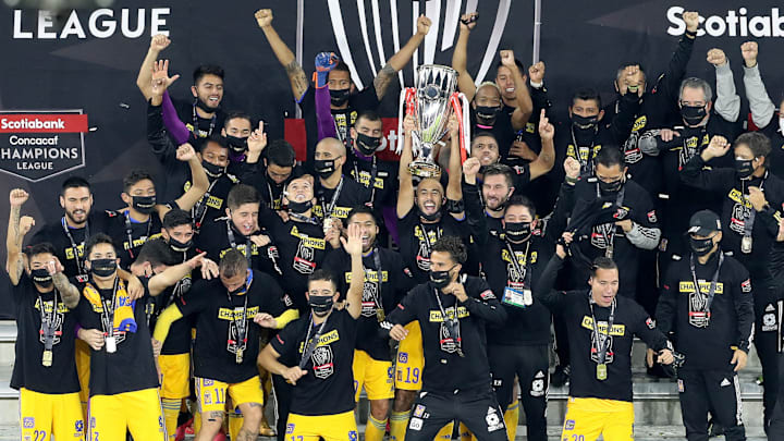 Jugadores de Tigres UANL celebran un campeonato. Jugadores de Tigres UANL celebran un campeonato.