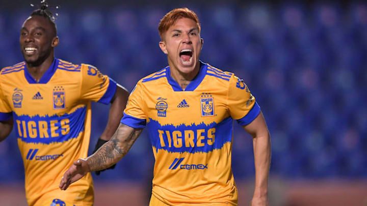 Carlos Salcedo, Julián Quiñones