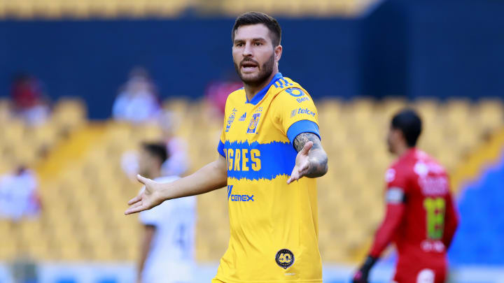André-Pierre Gignac se enfada con el arbitraje André-Pierre Gignac se enfada con el arbitraje