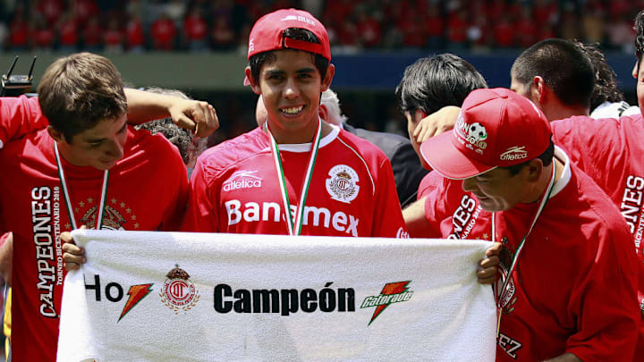 Toluca v Santos - Bicentenario 2010