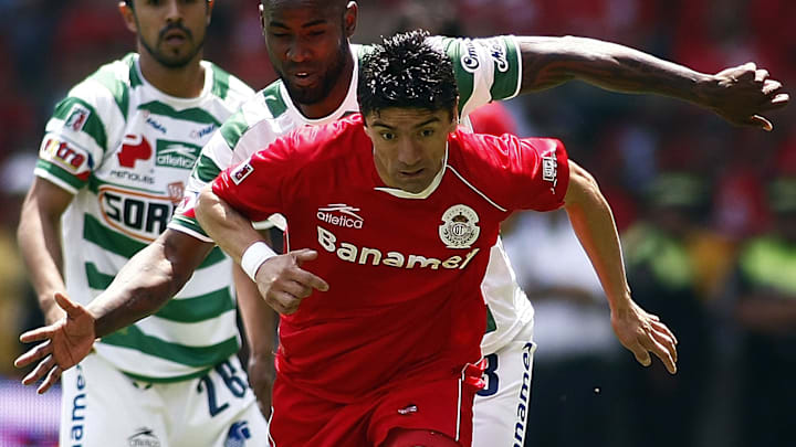 Toluca v Santos - Bicentenario 2010