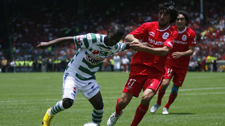 Toluca v Santos - Bicentenario 2010