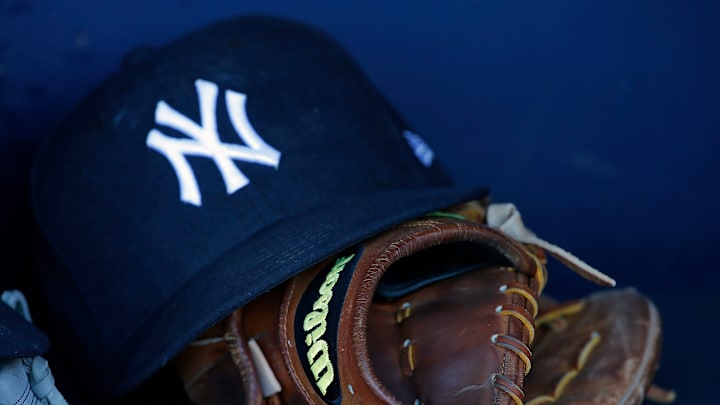 Los Yankees firmaron a un pitcher derecho