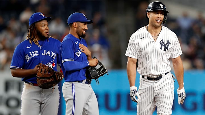 Toronto y los Yankees comienzan una serie decisiva de cara a los playoffs