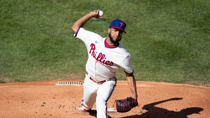 Adonis Medina recibe una nueva oportunidad en la MLB
