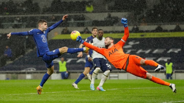 Hugo Lloris putting his head where it hurts 