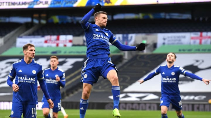 Leicester a réalisé la belle opération de la journée en se positionnant à la deuxième place du classement de Premier League