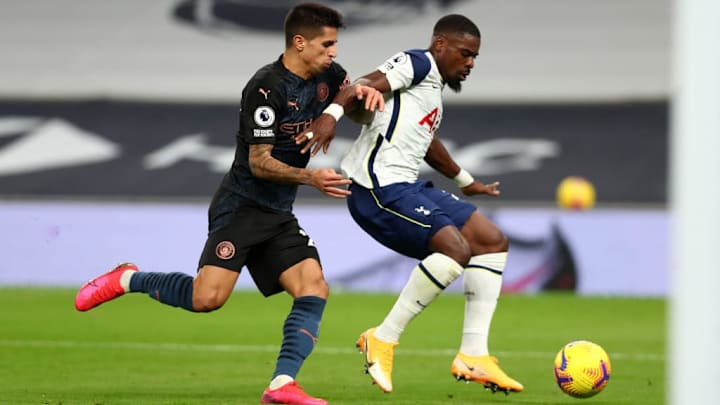 Cancelo (en noir) a vécu l'enfer face à Aurier notamment dans son couloir gauche