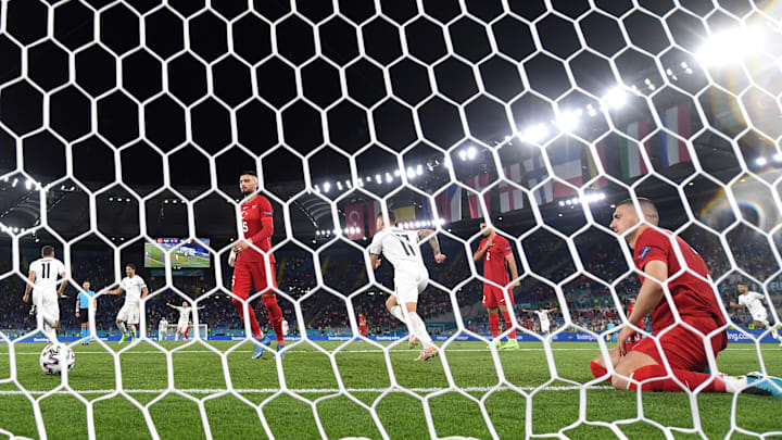 Kendi kalesine gol attıktan sonra Merih Demiral Kendi kalesine gol attıktan sonra Merih Demiral