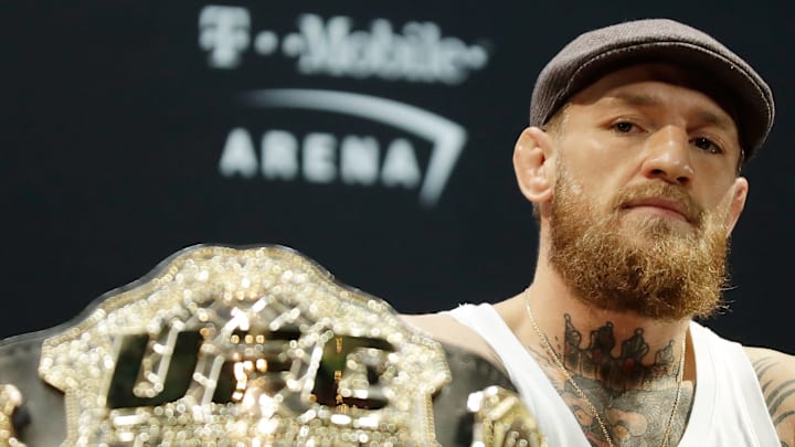 Conor McGregor se ha convertido en el primer doble campeón en la historia de UFC