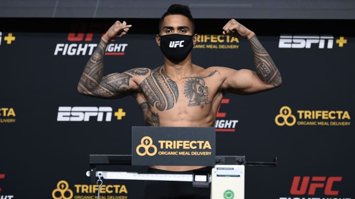 Danny Chavez vs Kai Kamaka UFC Vegas 33 featherweight bout odds, prediction, fight info, stats, stream and betting insights. Danny Chavez vs Kai Kamaka UFC Vegas 33 featherweight bout odds, prediction, fight info, stats, stream and betting insights.