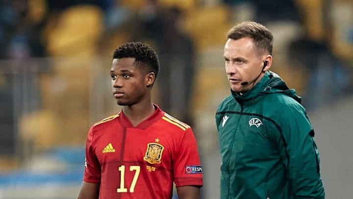 Ansu Fati con España durante el partido contra Ucrania