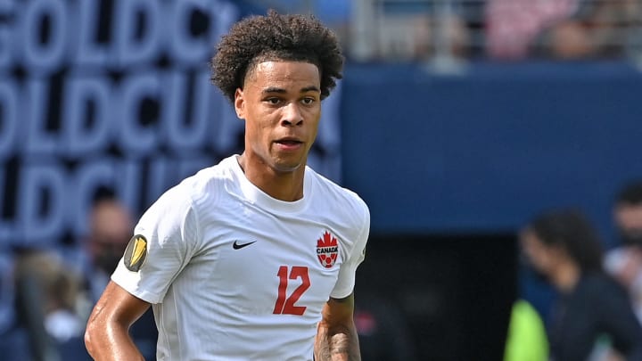 Trevor Buchanan avec le Canada en Gold Cup. Trevor Buchanan avec le Canada en Gold Cup.