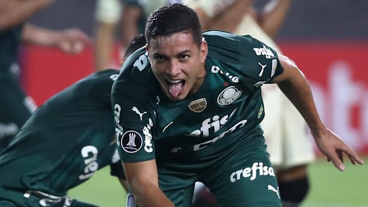 Zagueiro Renan, dessa vez, não teve boa atuação Zagueiro Renan, dessa vez, não teve boa atuação