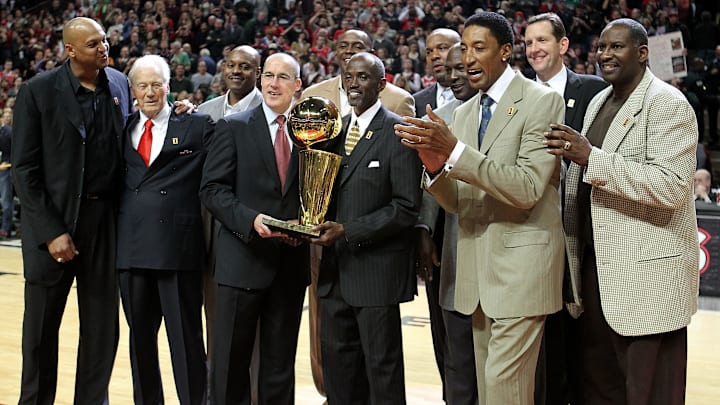 La dinastías de los Bulls y Lakers tuvieron un jugador en común que hizo increíbles aportes a su campeonatos  