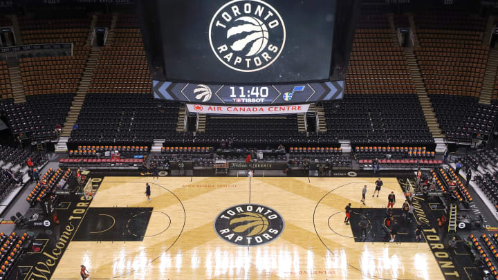 Raptors esperan poder jugar en Toronto en 2021-2022
