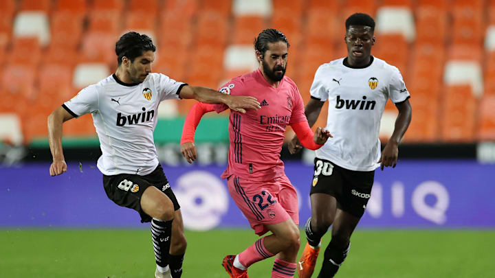 Valencia CF v Real Madrid - La Liga Santander Valencia CF v Real Madrid - La Liga Santander