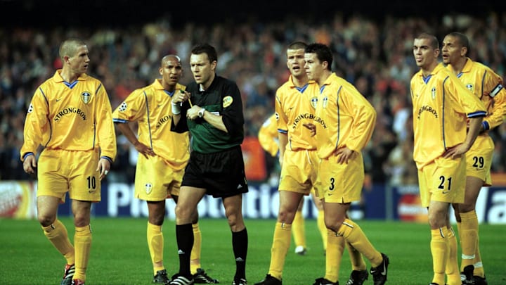 Leeds en la semifinal de Champions 2001 ante Valencia