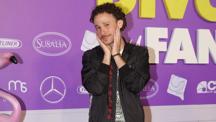 Luisito Comunica fue multado en el aeropuerto por el uso de su celular Luisito Comunica fue multado en el aeropuerto por el uso de su celular