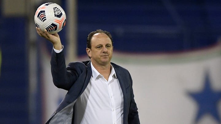 Rogério Ceni testou positivo para o novo coronavírus e vai desfalcar o Flamengo na Copa do Brasil. Rogério Ceni testou positivo para o novo coronavírus e vai desfalcar o Flamengo na Copa do Brasil.