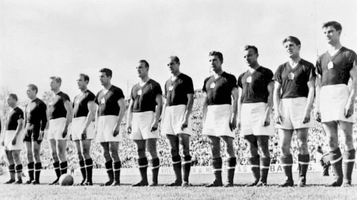 WORLD CUP-1954-HUNGARY-TEAM