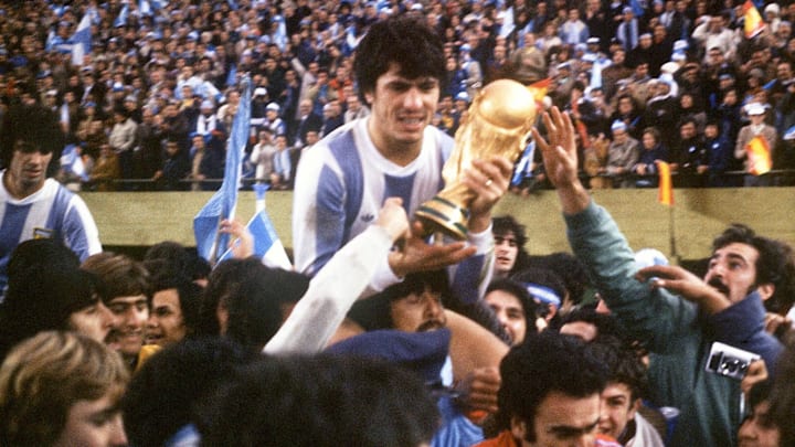 WORLD CUP-1978-ARG-PASSARELLA-TROPHY