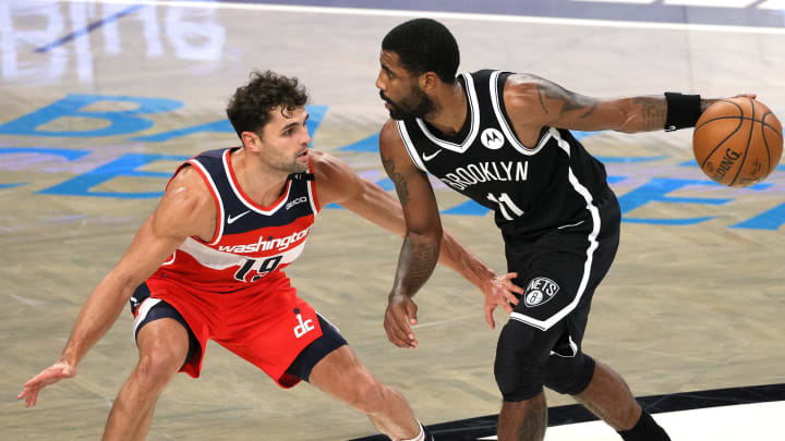 Irving va a su segunda temporada en la NBA con los Nets