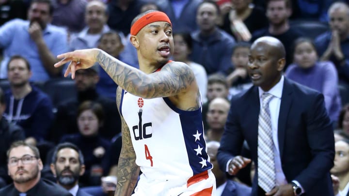 El base de los Wizards, Isaiah Thomas, no aguantó los insultos de unos aficionados en pleno partido