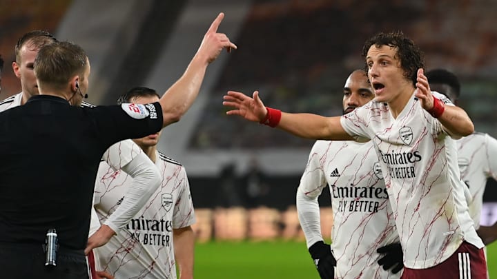 Momen kala David Luiz menerima kartu merah