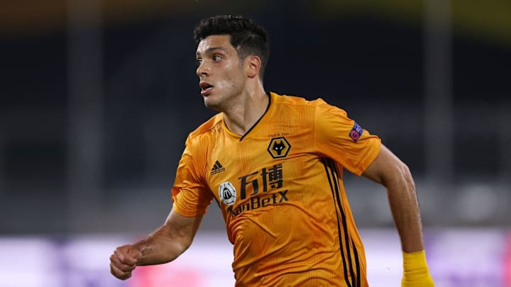 Raúl Jiménez con la casaca de Wolverhampton