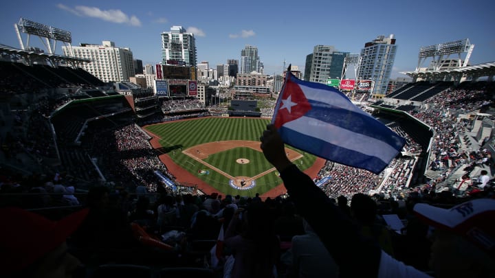 Prospecto Oscar Colás abandonó Cuba y busca llegar a MLB