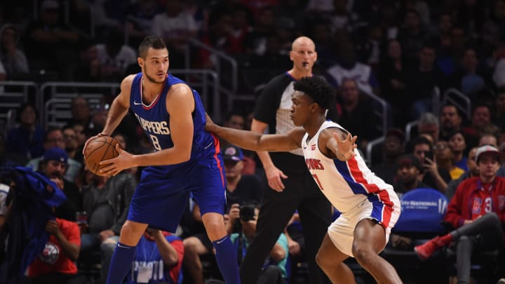 LOS ANGELES, CA – OCTOBER 28: Detroit Pistons Forward Stanley Johnson (7) guards Los Angeles Clippers Forward Danilo Gallinari (8) during an NBA game between the Detroit Pistons and the Los Angeles Clippers on October 28, 2017 at STAPLES Center in Los Angeles, CA. (Photo by Chris Williams/Icon Sportswire via Getty Images)